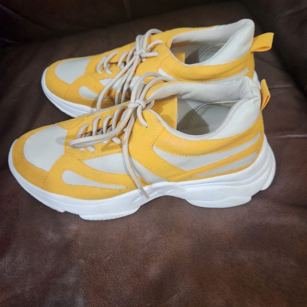 Shoe Dazzle Yellow and White Retro Chunky Sneakers